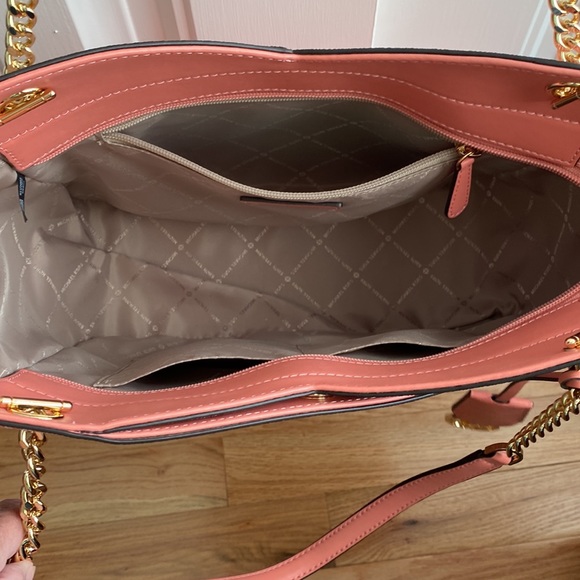 Women’s Michael Kors Bag - Picture 2 of 5